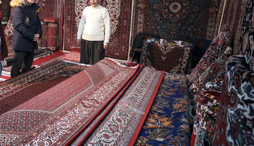 رفع تعهد ارزی صادرکنندگان فرش دستباف تسهیل شد
