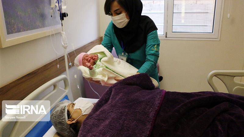 ماماها، زنان را به زایمان طبیعی تشویق میکنند/ فعالیت ۳۲۰ ماما در قزوین