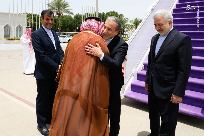 عکس/ ورود عراقچی به جده