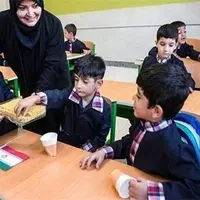 مادر یا معلم؟ کدام‌یک معمار اصلی تربیت کودک در دنیای امروز است؟
