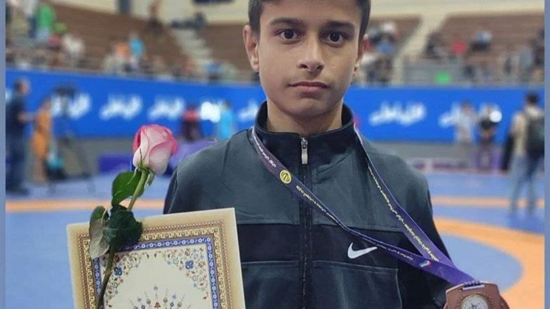 کشتی گیر نونهال خراسان شمالی مدال برنز مسابقات قهرمانی کشور را کسب کرد
