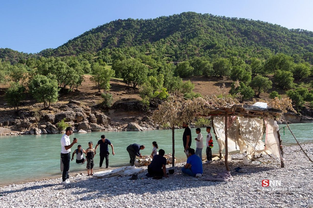 بلم‌سواری در رودخانه گزستان