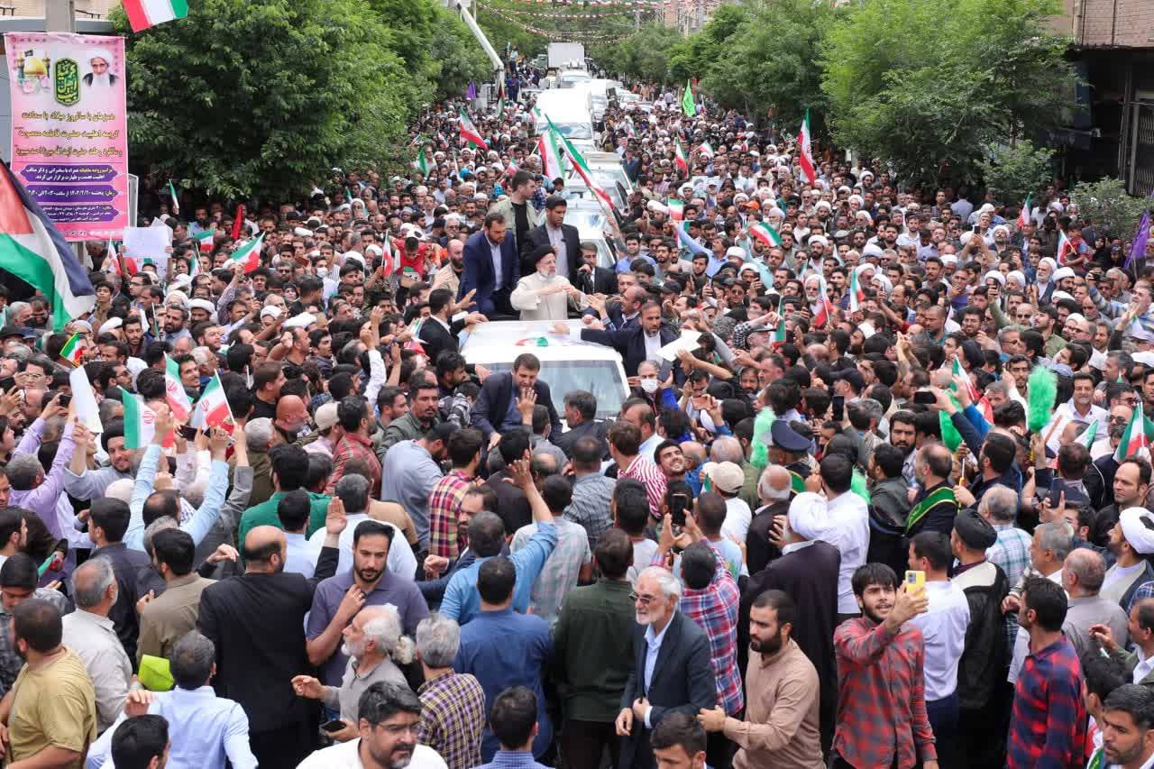 عکس/ سفر پرشور شهید جمهور به قم چند روز قبل از شهادت