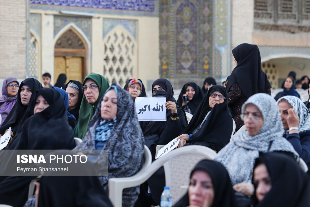 عکس/ مراسم جانباختگان حادثه بندر شهیدرجایی در اصفهان