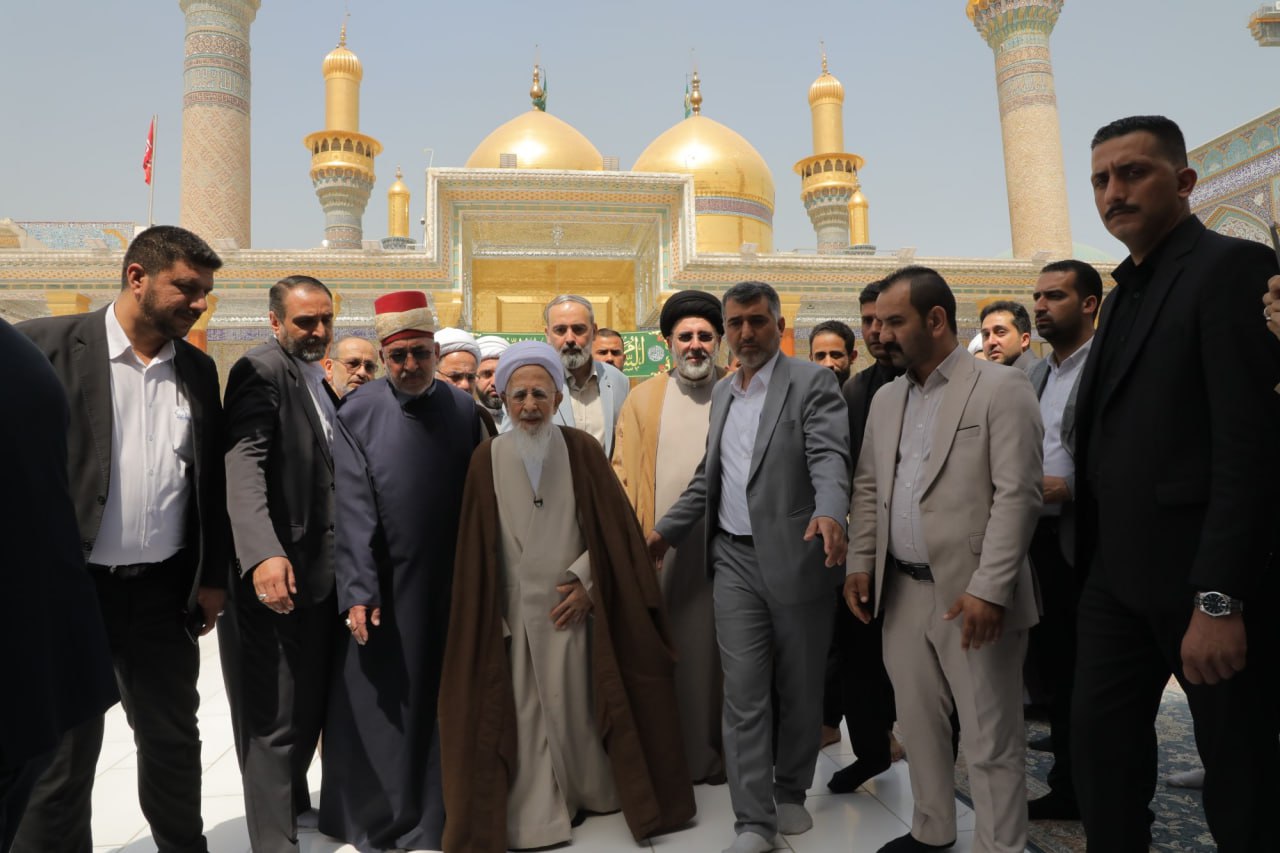 عکس/ تشرف آیت‌الله جوادی آملی به حرم مطهر امامین کاظمین علیهماالسلام