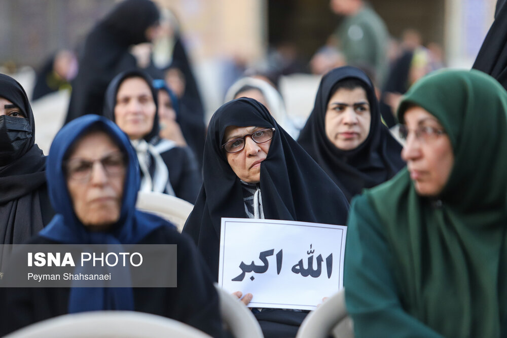 عکس/ مراسم جانباختگان حادثه بندر شهیدرجایی در اصفهان