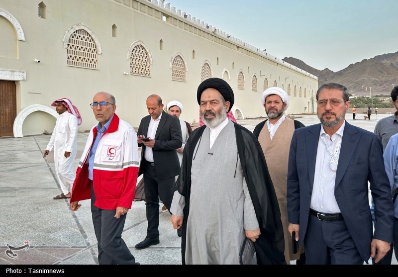 بازدید نماینده ولی فقیه در امور حج و زیارت از مسجد شجره