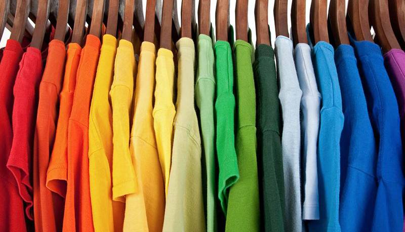 رنگ لباس چه تأثیری روی رفتار ما دارد؟