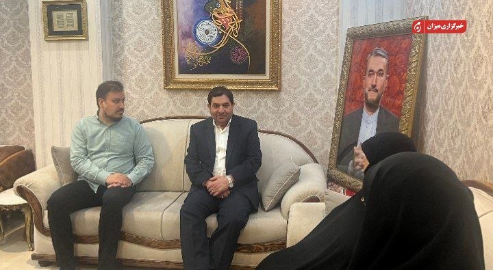 ادای احترام و تقدیر مخبر از خانواده شهید حسین امیرعبداللهیان