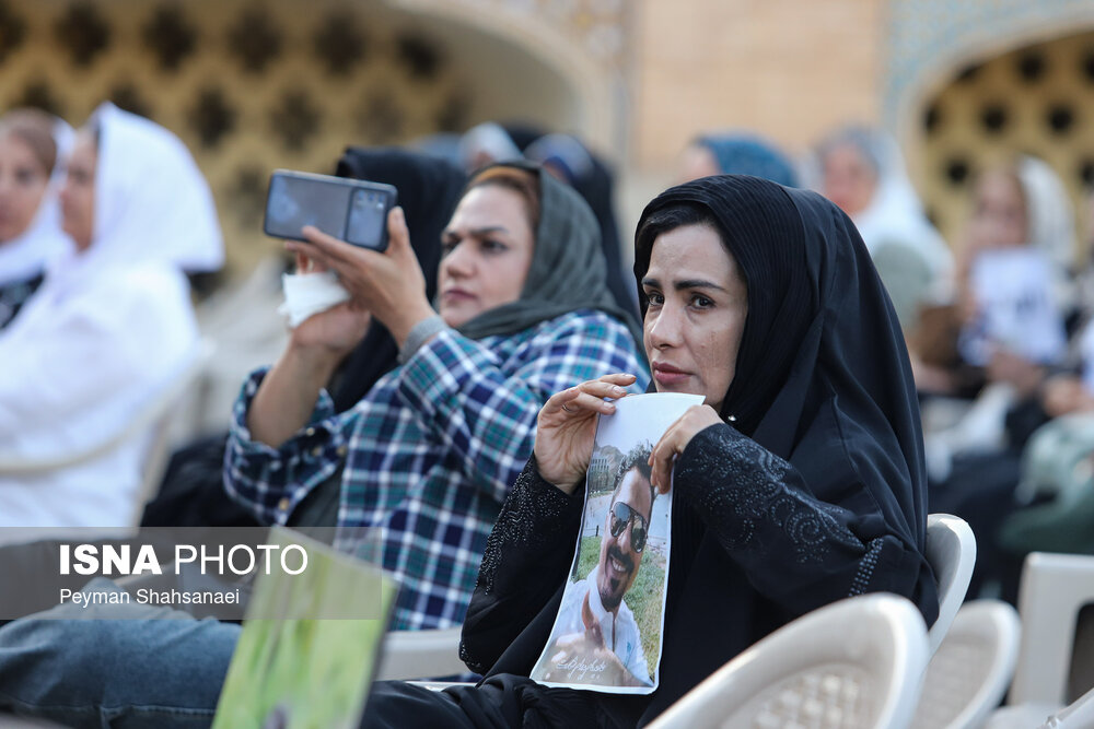 عکس/ مراسم جانباختگان حادثه بندر شهیدرجایی در اصفهان