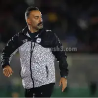 حنیف پاسخ تشویق‌های تماشاگران استقلال را داد