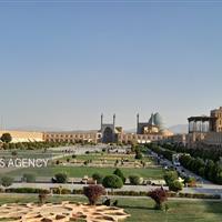 اصالت میدان امام اصفهان را قربانی اغذیه‌فروشی نکنیم