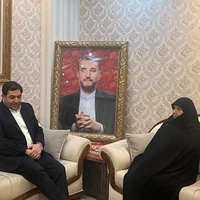 ادای احترام و تقدیر مخبر از خانواده شهید حسین امیرعبداللهیان