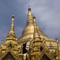 رنگ‌آمیزی مجسمه‌ بودا