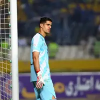 درخواست میلیون دلاری دروازه‌بان تیم ملی از پرسپولیس و سپاهان