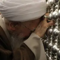 عکس/ تشرف آیت‌الله جوادی آملی به حرم مطهر امامین کاظمین علیهماالسلام