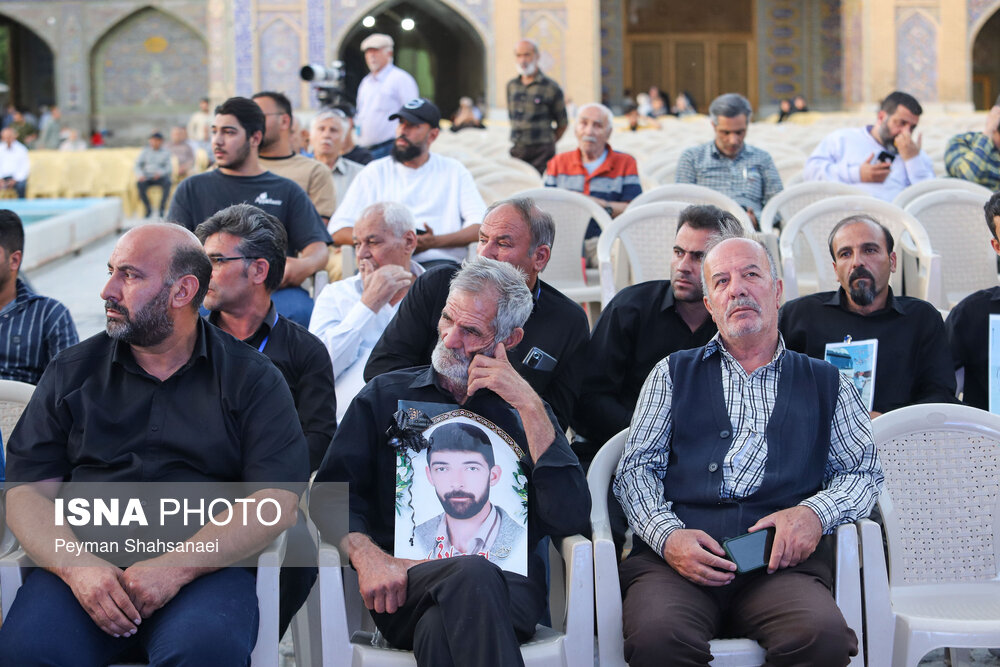 عکس/ مراسم جانباختگان حادثه بندر شهیدرجایی در اصفهان