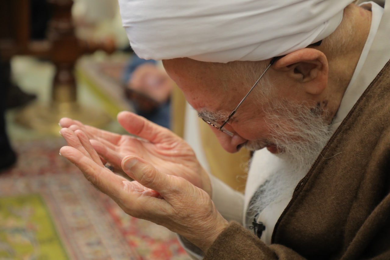 عکس/ تشرف آیت‌الله جوادی آملی به حرم مطهر امامین کاظمین علیهماالسلام