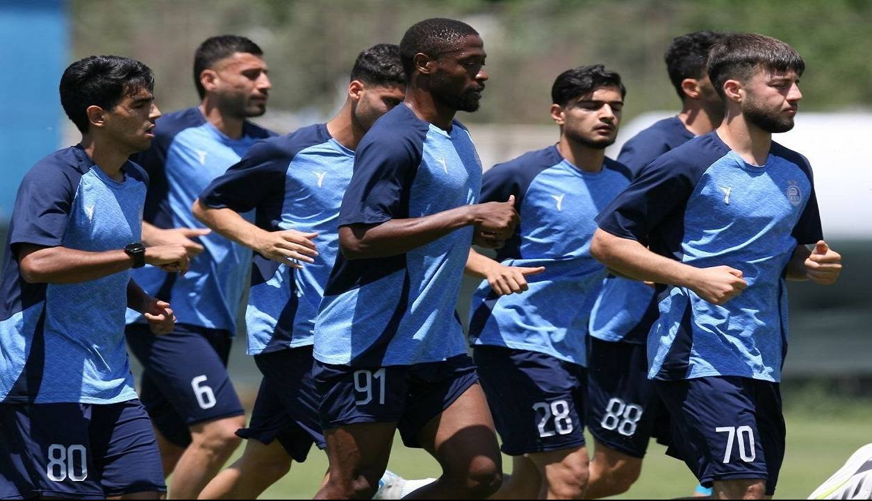 کارشناس فوتبال: استقلال به فکر خودش باشد نه پرسپولیس