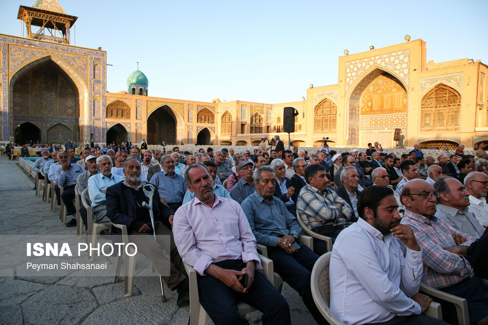 عکس/ مراسم جانباختگان حادثه بندر شهیدرجایی در اصفهان