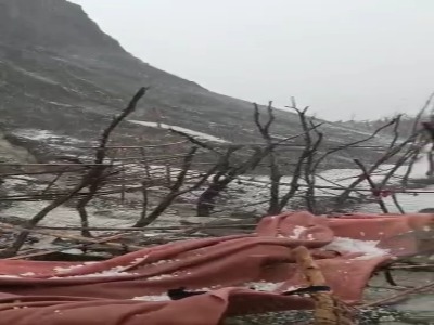 بارش باران و تگرگ در گرمای بشاگرد