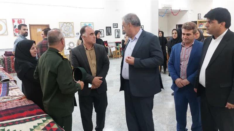 نمایشگاه عرضه محصولات مشاغل خانگی در گیلانغرب گشایش یافت