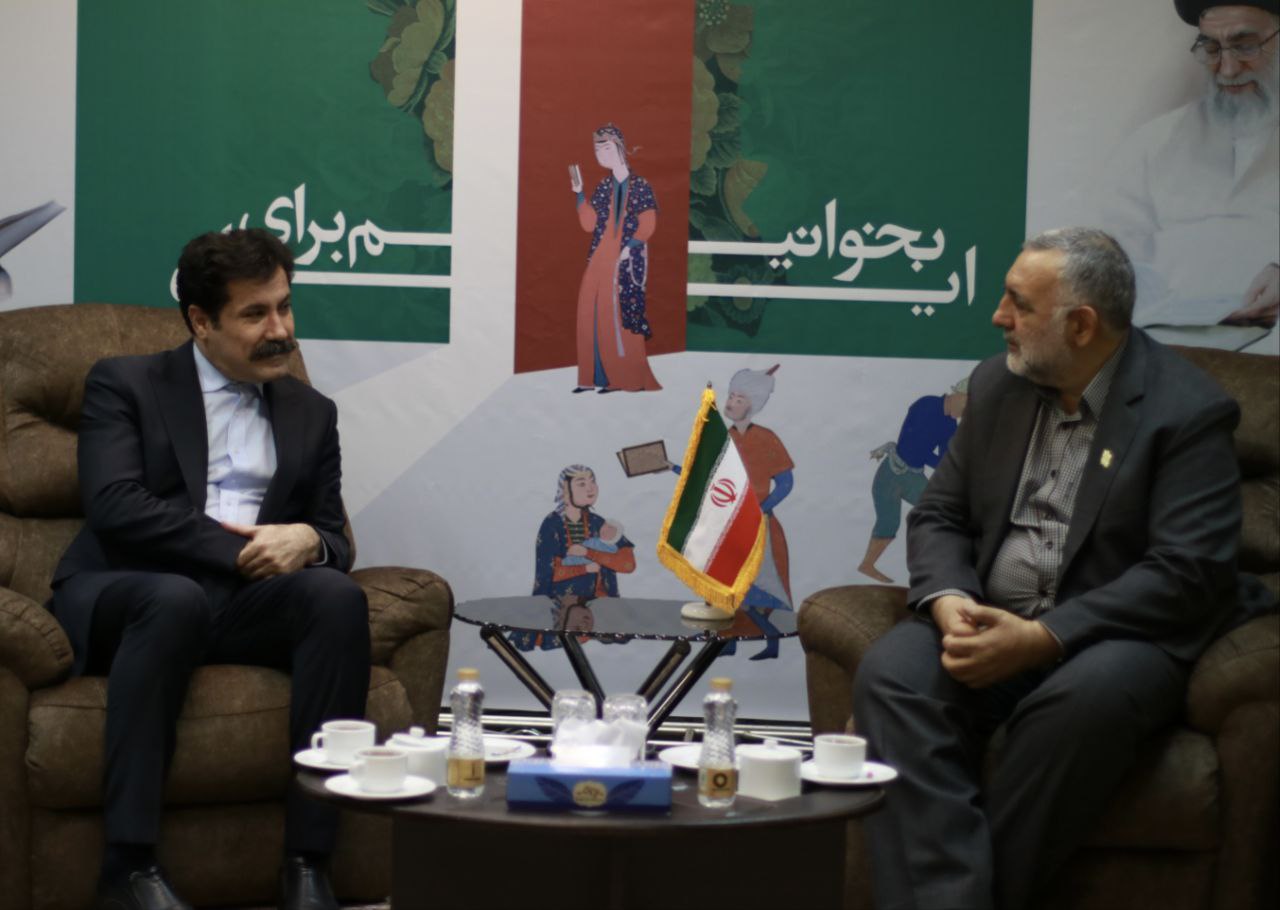 بازدید معاون رییس جمهور از نمایشگاه بین المللی کتاب