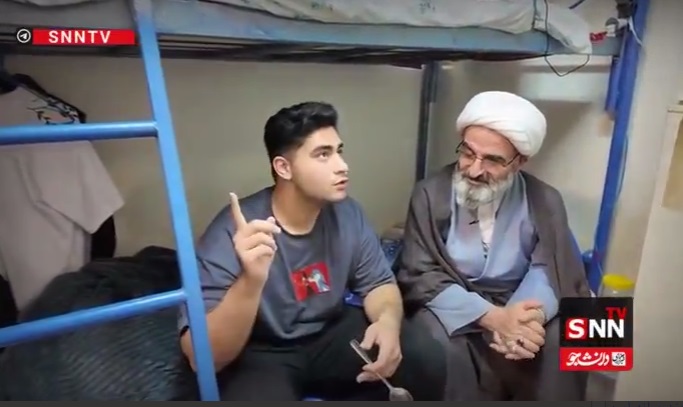 خودمانی‌های دانشجویان با نماینده رهبر انقلاب؛ شنیدن شما میاین کولر رو درست کردند!