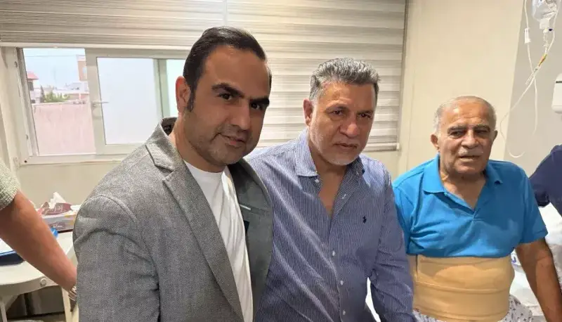 علی دایی و یک مهمان ویژه بر بالین حسن روشن