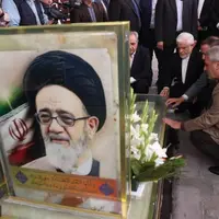 عکس/ ادای احترام عارف به شهید آیت‌الله سید محمدعلی آل هاشم