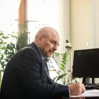 رئیس مجلس ارتحال مادر شهیدان خوراکیان را تسلیت گفت