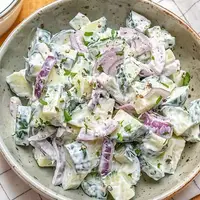 از خوردن این سالاد خیار سیر نمی شی