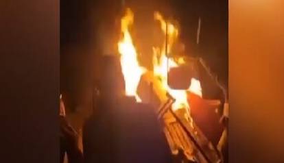مردم سوریه بسته‌های نظامیان صهیونیست را به آتش کشیدند