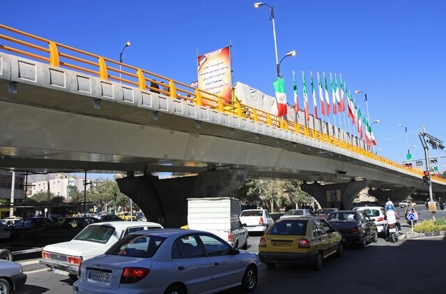 سقوط منجر بهفوت دختر دانشجو از روگذر بلوار خواجهرشید همدان