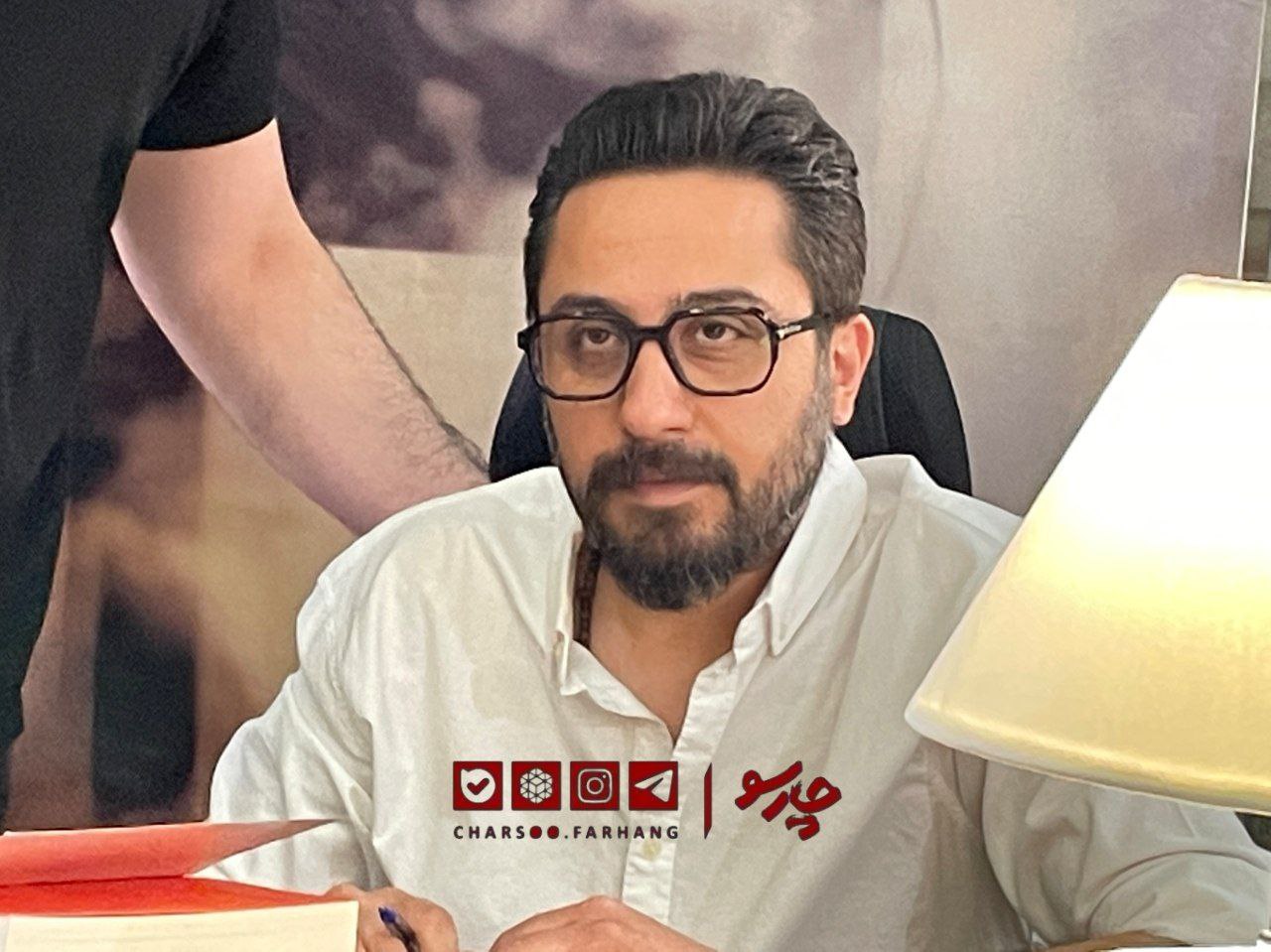 روزبه بمانی به نمایشگاه کتاب رفت