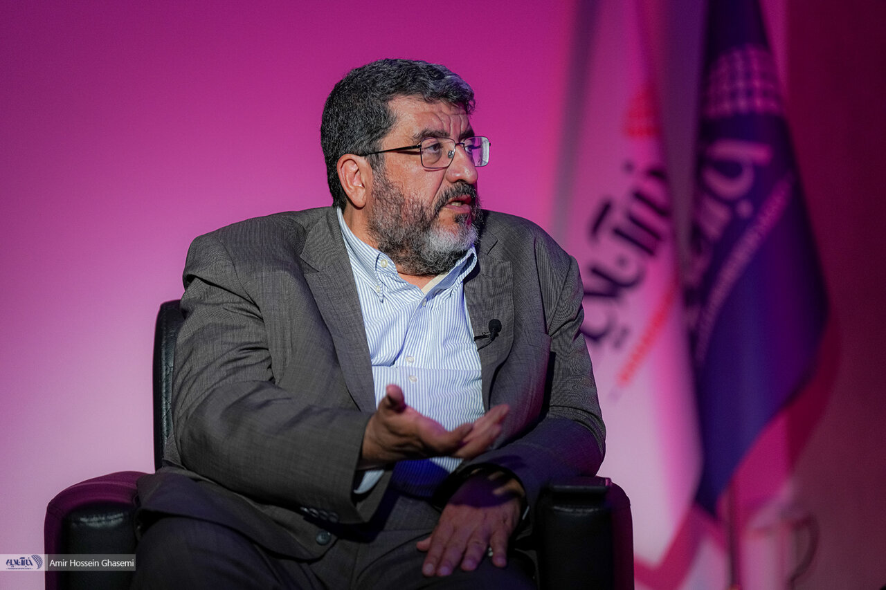 فواد ایزدی: روزی را خواهید دید که سفارت آمریکا در تهران بازگشایی خواهد شد