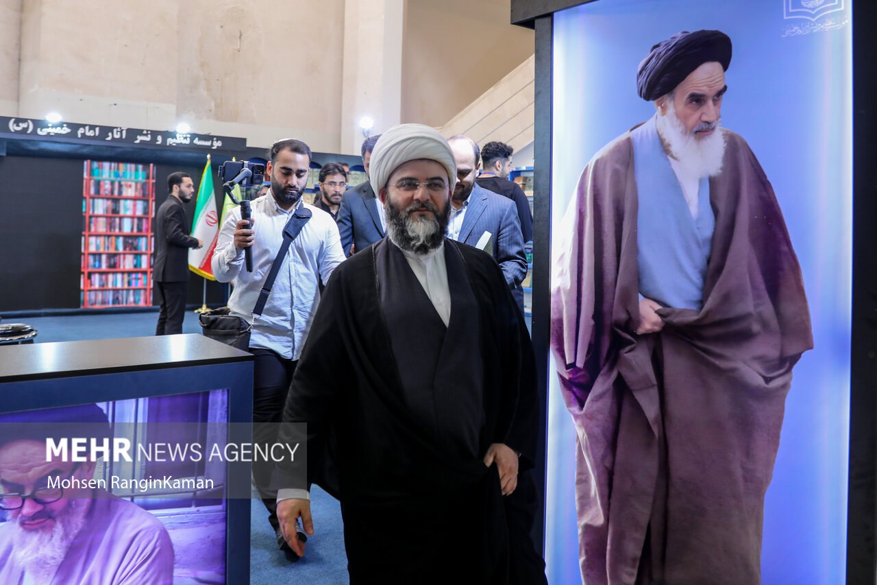بازدید رئیس سازمان تبلیغات اسلامی از سی و ششمین نمایشگاه کتاب