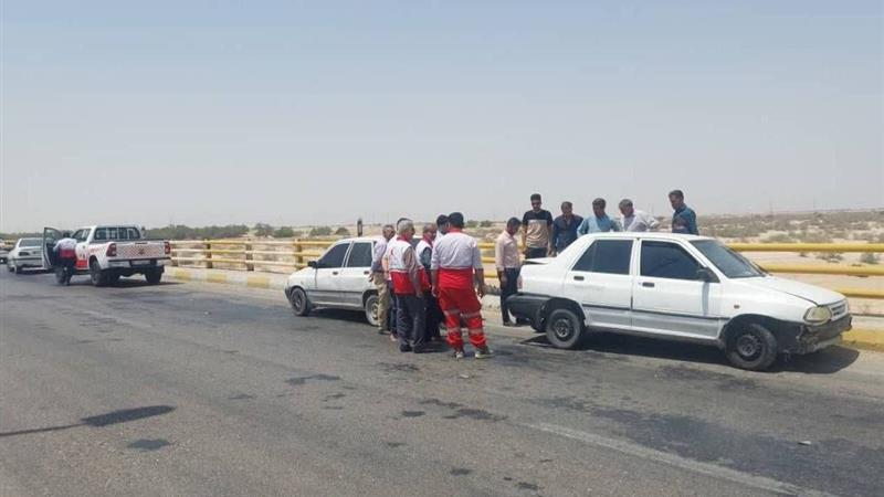 انحراف خودرو در جاده خورموج به کاکی ۲ مصدوم بر جا گذاشت