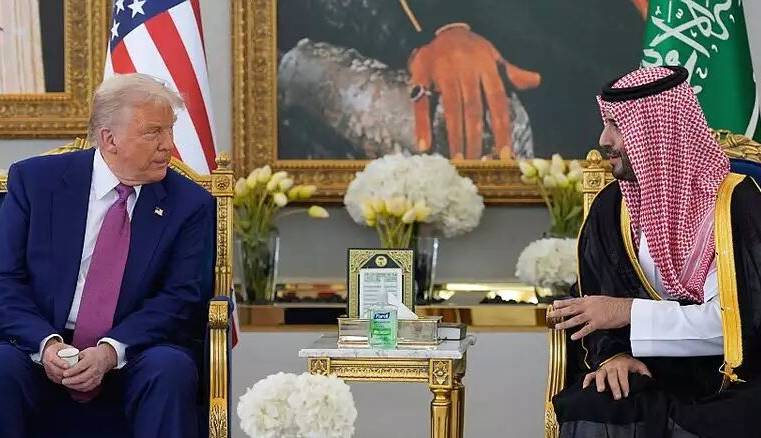 کاخ سفید: بزرگترین قرارداد فروش تسلیحات در تاریخ را با عربستان امضا کردیم
