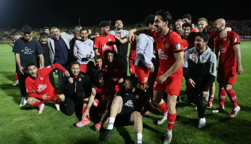 اقدام بزرگ بازیکنان تراکتور پیش از قهرمانی