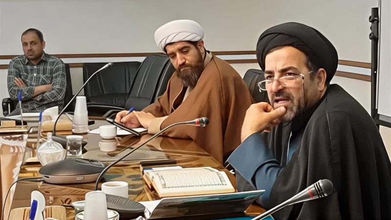 یکی از مشکلات جامعه ایمانی در ارتباط با قرآن عدم تدبر است