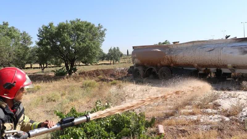 جاده بیرجند به سمت زاهدان مسدود است؛ تردد خودروها از کنارگذر