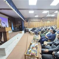 همه باید برای بهبود شرایط لرستان تلاش کنیم