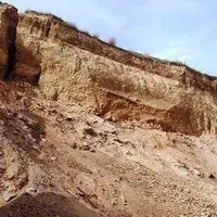 گودبرداری در مهاباد منجر به رانش زمین شد؛ استمداد مردم برای توقف عملیات