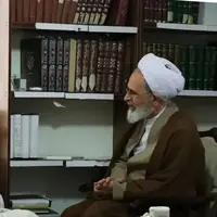 عیادت آیت‌الله اعرافی از آیت‌الله نوری‌ همدانی