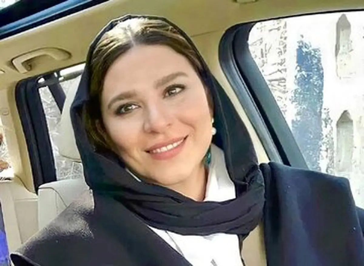 استایل تازه سحر دولتشاهی و نازنین بیاتی در یک نمایشگاه