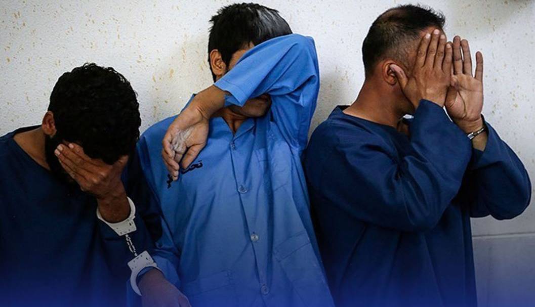 کارکنان کمپ غیرقانونی فرد معتاد را خفه کردند؛ رها کردن جسد مقابل بیمارستان