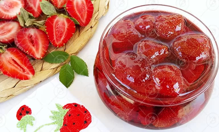 صبحت رو با مربای توت فرنگی شروع کن