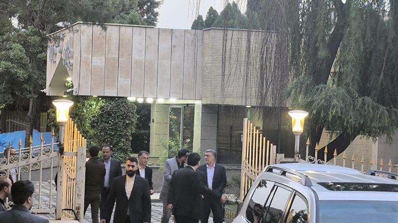 وزیر بهداشت وارد کرمانشاه شد