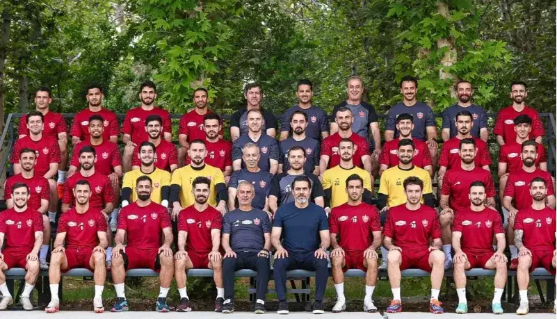 عالیشاه در نزدیکترین فاصله به سرمربی پرسپولیس!